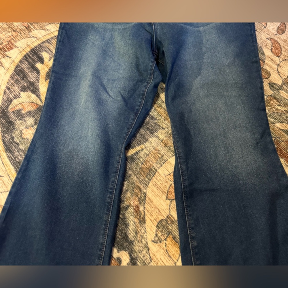 1822 Denim Jeans Med to Dark Wash.